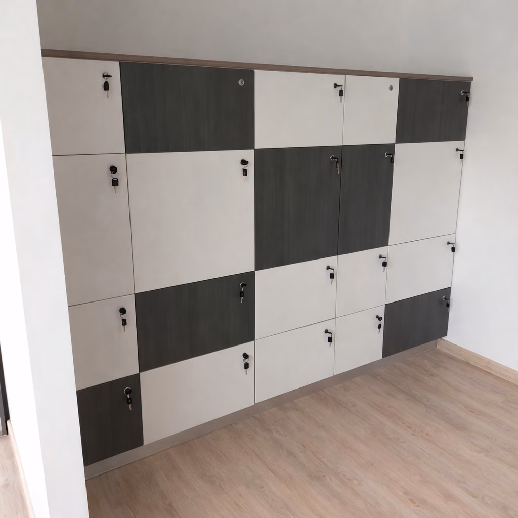 Muro de lockers en melamina blanca y gris oscuro en patrón alternado